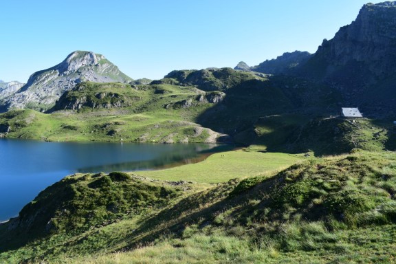 Lac Gentau, refuge d'ayous, pyrenees, Hexatrek